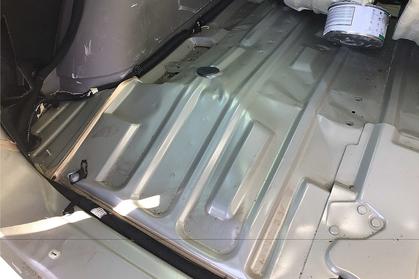 Compra y venta de coches siniestrados.