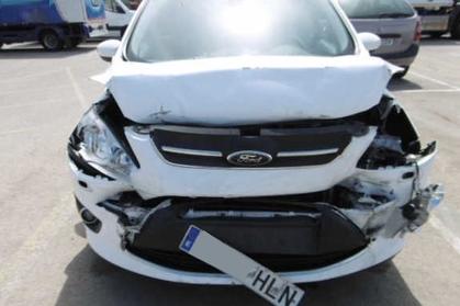 Compra y venta de coches rotos.