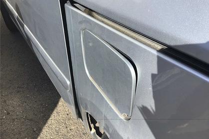 Compra y venta de coches siniestrados.
