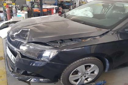 Compra y venta de coches rotos.
